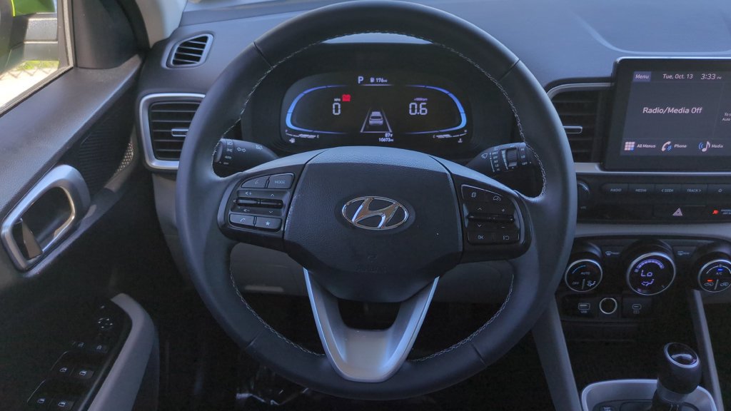 Certified 2024 Hyundai Venue SEL FWD image 12