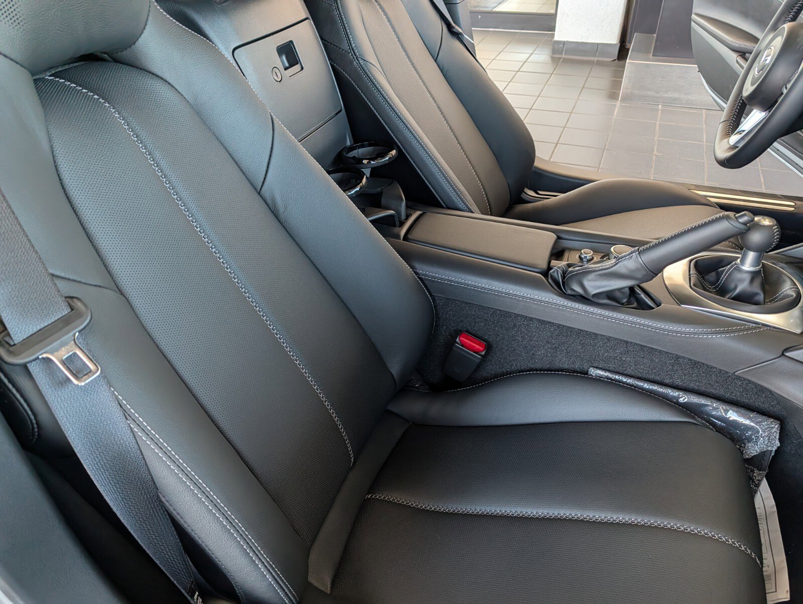 New 2025 MAZDA MX-5 Miata RF Grand Touring w/ Weather Package image 13