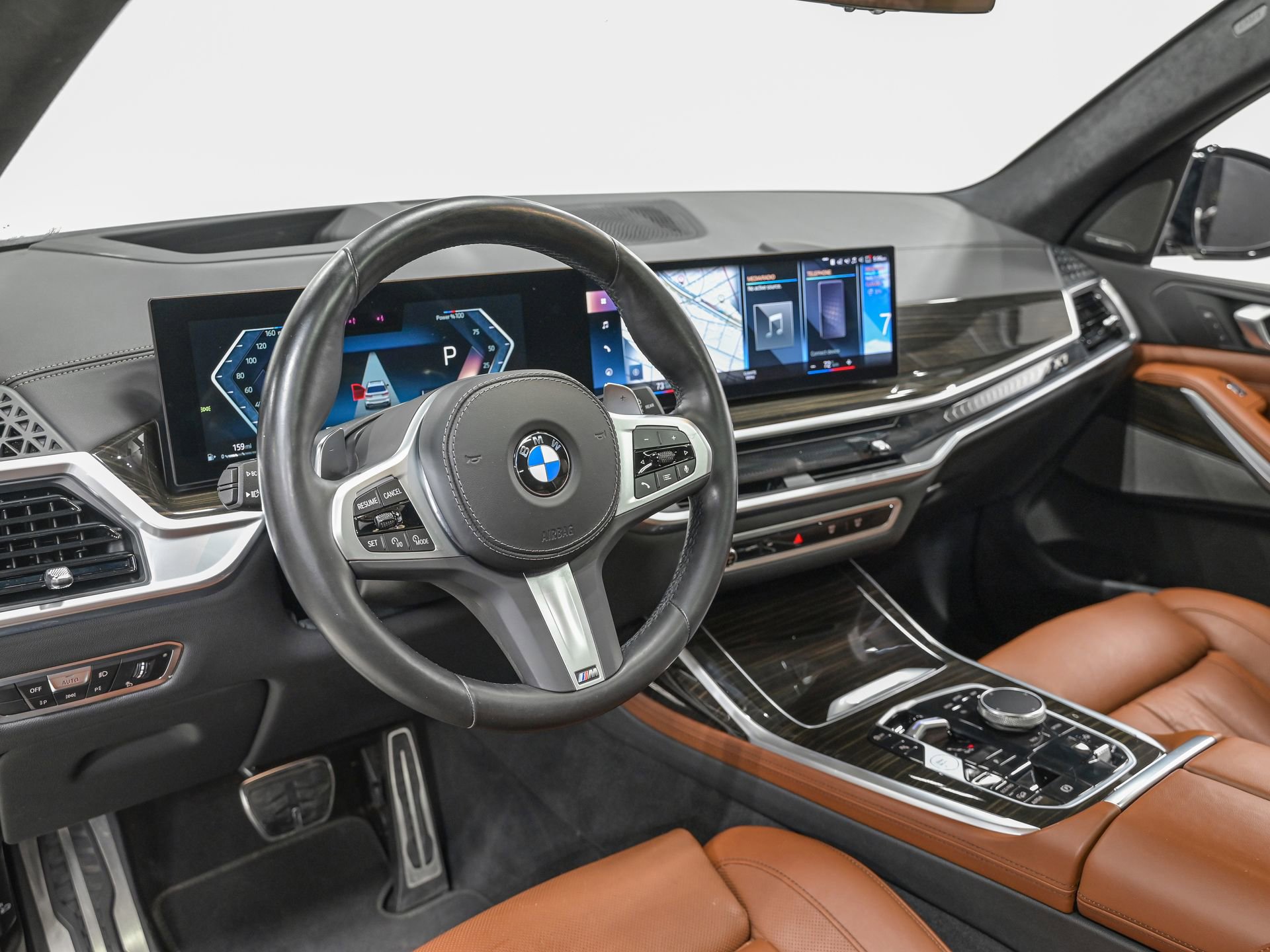 Used 2023 BMW X7 xDrive40i w/ M Sport Package AWD/4WD image 15