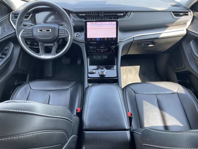 Used 2023 Jeep Grand Cherokee Limited AWD/4WD image 16