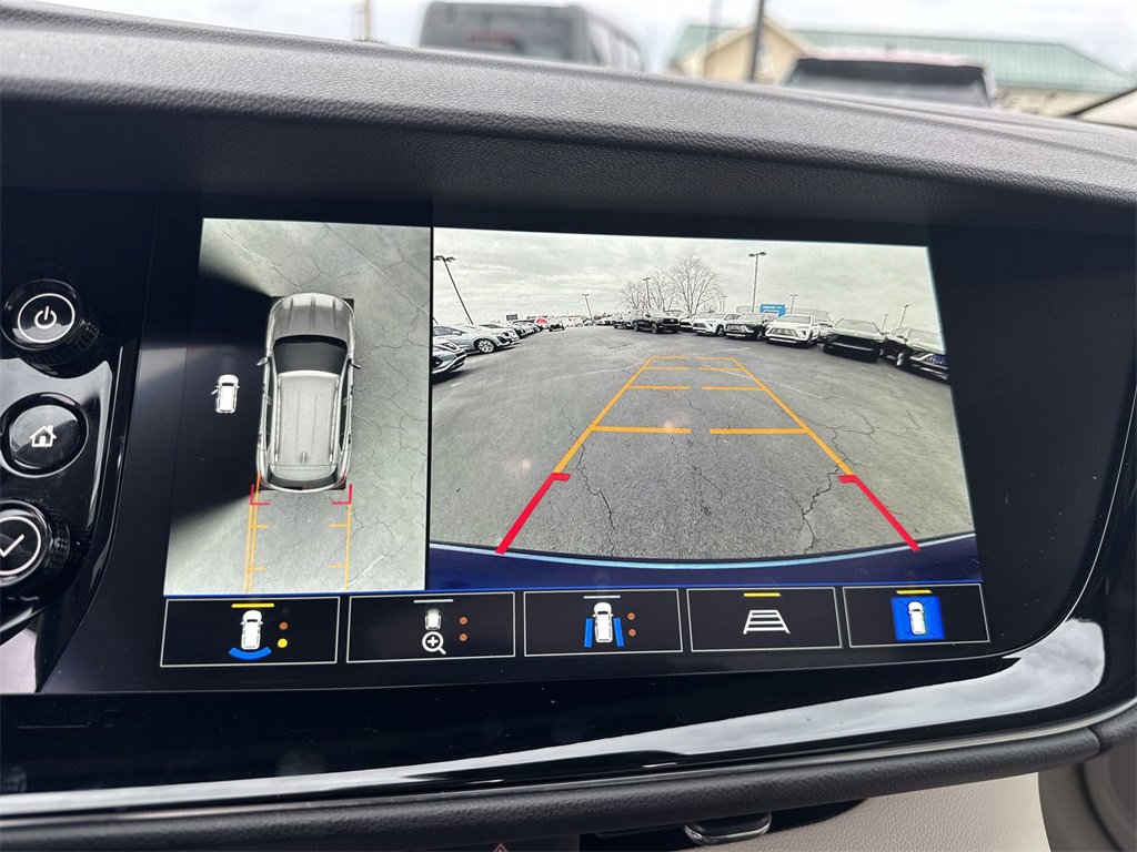 Used 2023 Buick Envision Avenir image 17