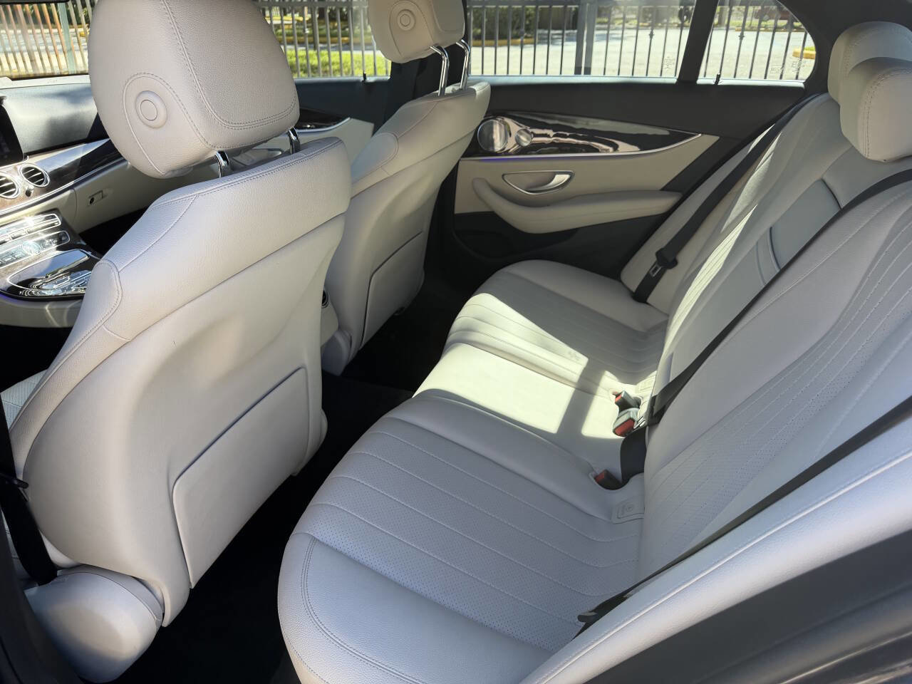 Used 2020 Mercedes-Benz E 350 Sedan image 11