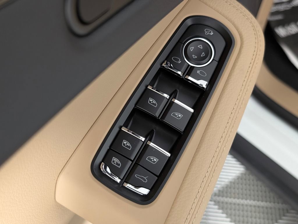 New 2026 Porsche Macan image 26