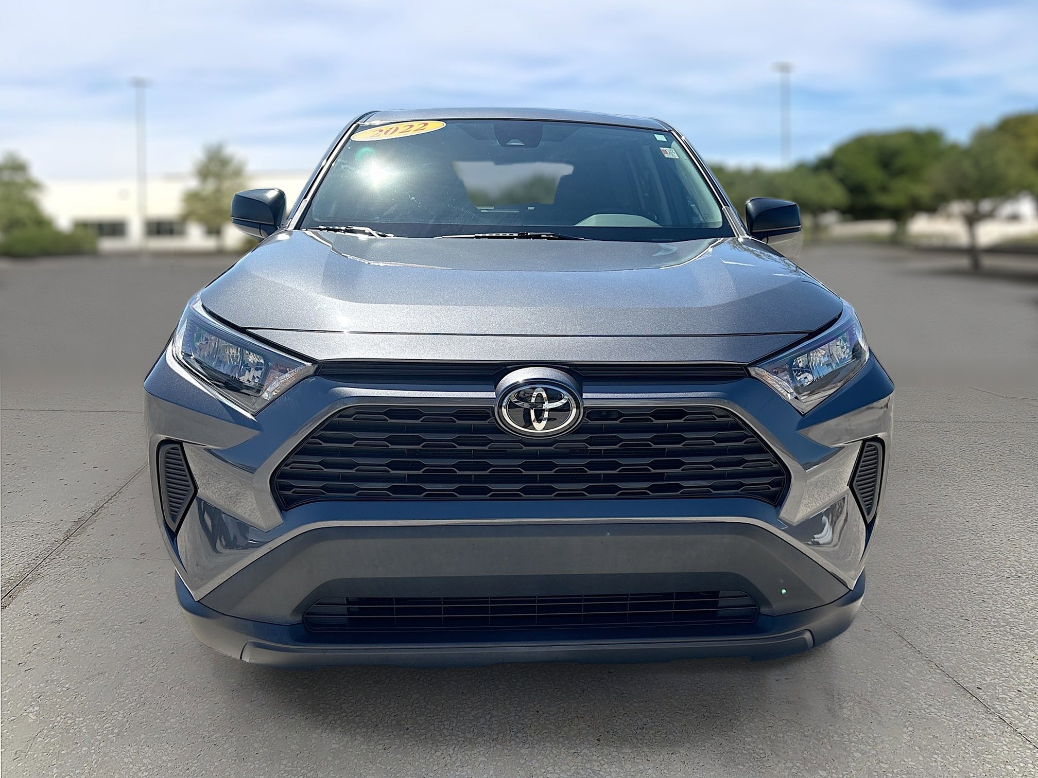 Used 2022 Toyota RAV4 LE image 2