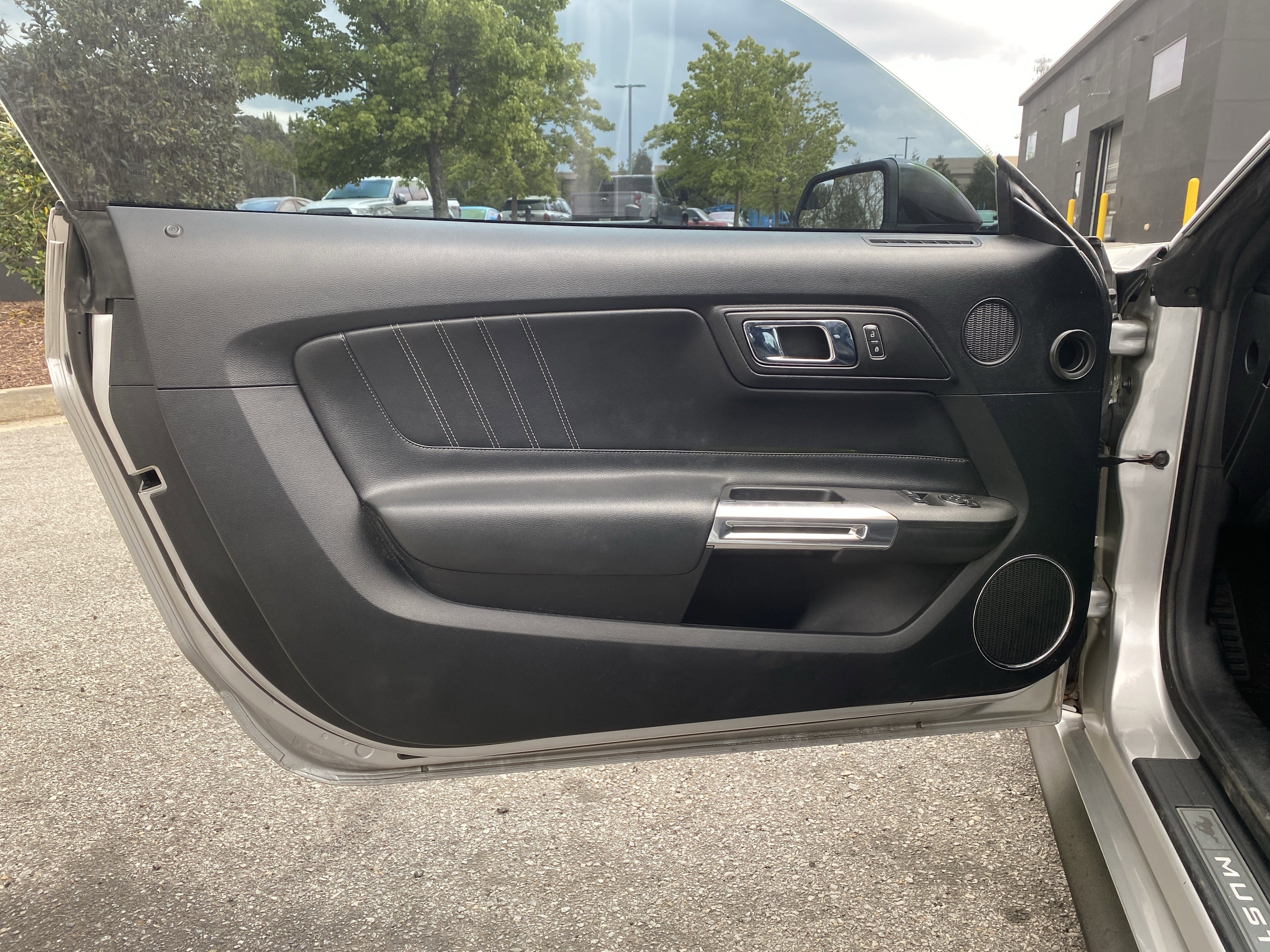 Used 2016 Ford Mustang GT Premium image 17