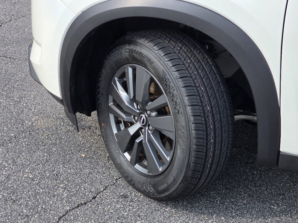 Used 2024 Nissan Pathfinder SV image 27