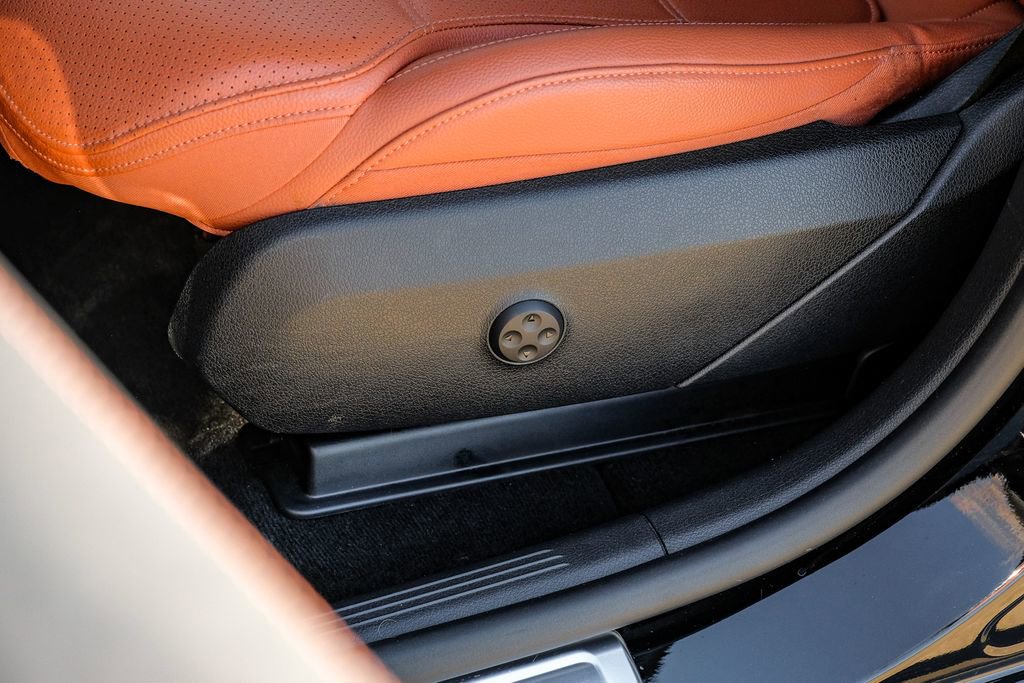 Used 2023 Mercedes-Benz GLC 300 GLC 300 image 35