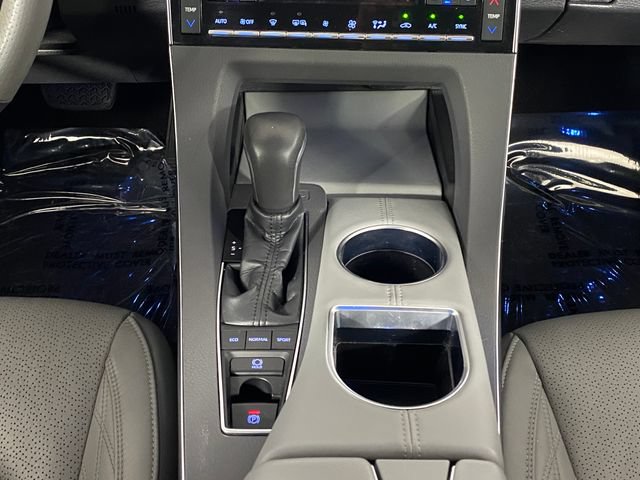 Certified 2019 Toyota Avalon Limited w/ Advanced Safety Package FWD image 16