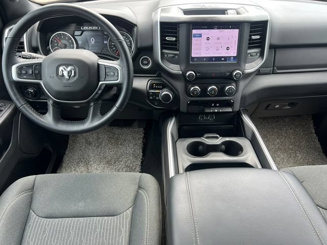 Used 2022 RAM 1500 Big Horn AWD/4WD image 3