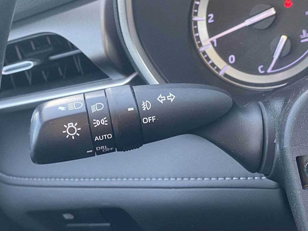 Used 2022 Toyota Highlander XLE AWD/4WD image 22