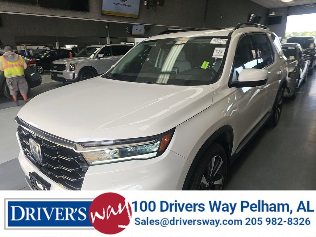 Used 2024 Honda Pilot Elite image 1