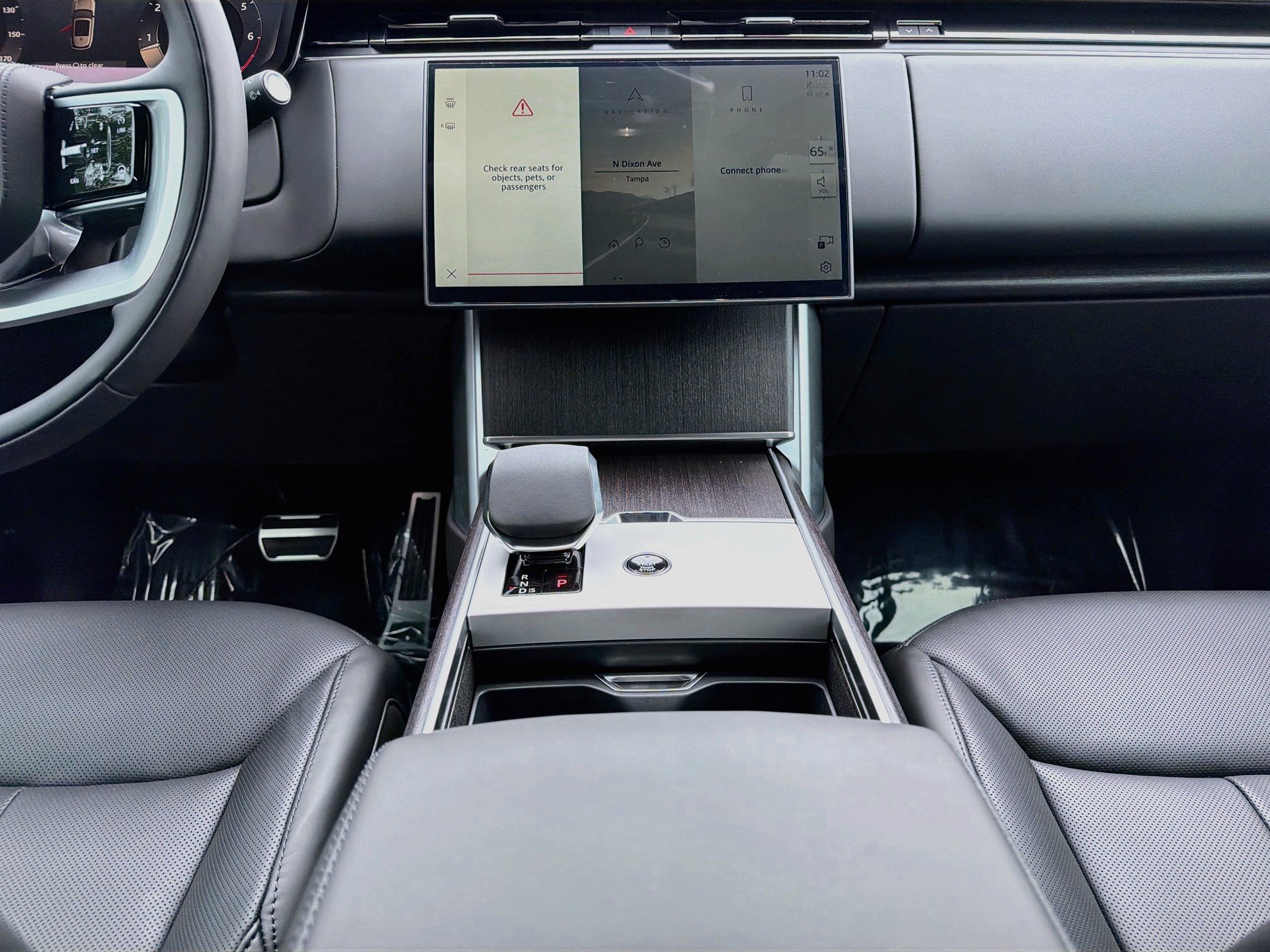 New 2026 Land Rover Range Rover Long Wheelbase SE AWD/4WD image 20