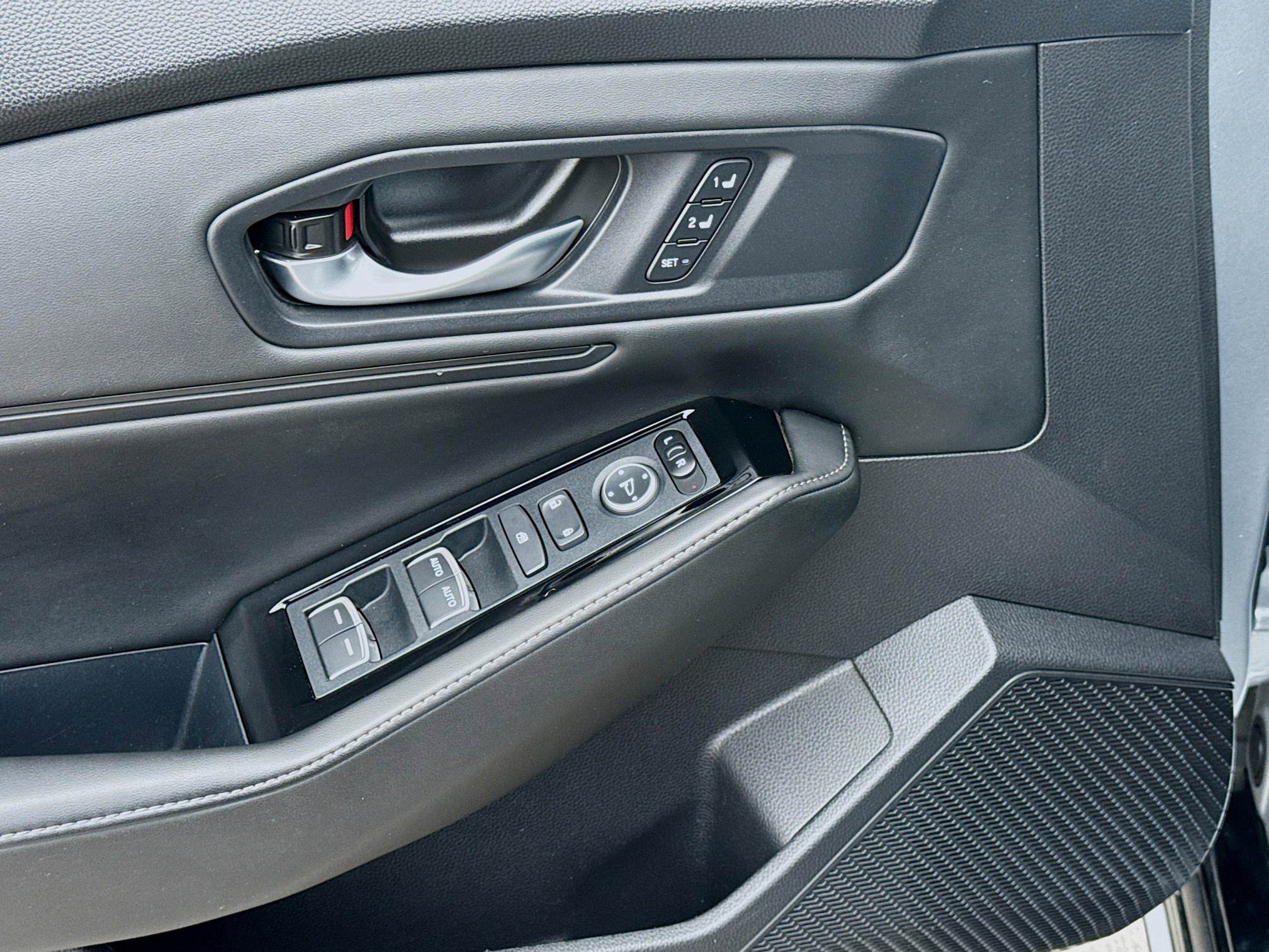 Certified 2025 Honda Accord Touring image 17