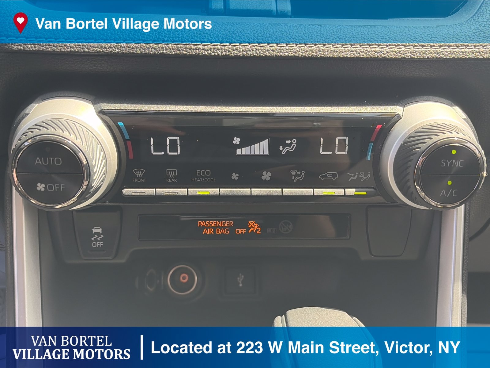Used 2022 Toyota RAV4 LE AWD/4WD image 22