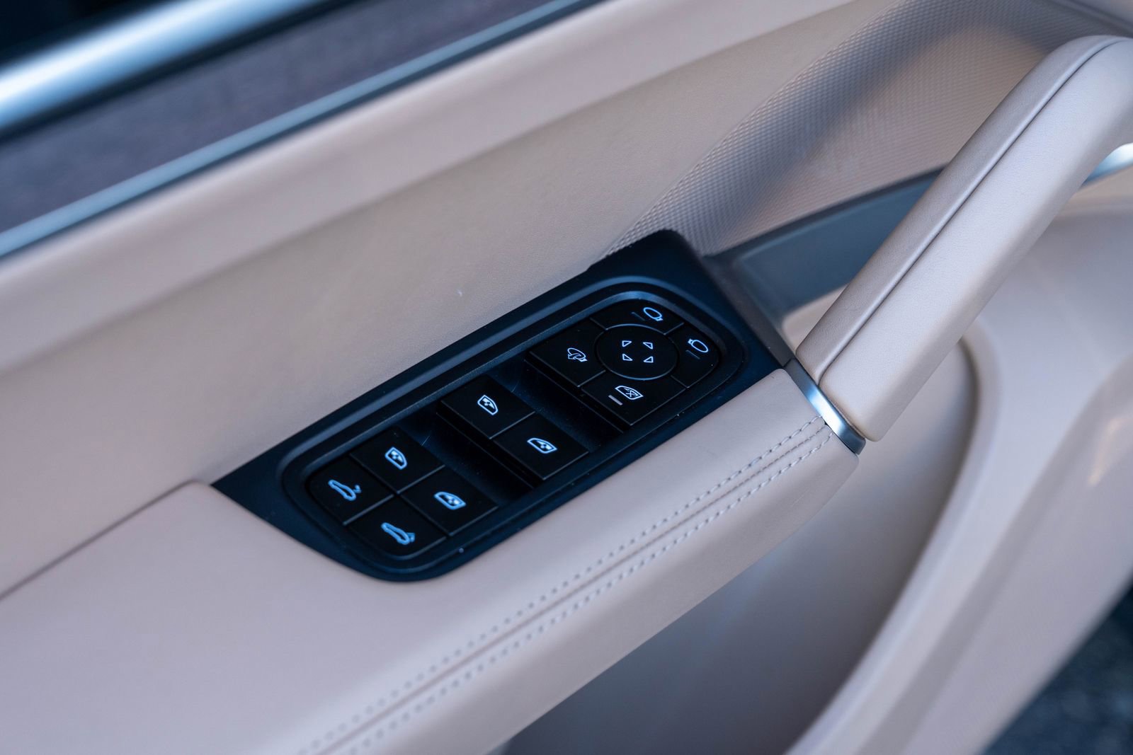 Certified 2024 Porsche Cayenne image 21