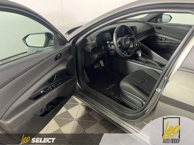 Used 2025 Hyundai Elantra Sport FWD image 8
