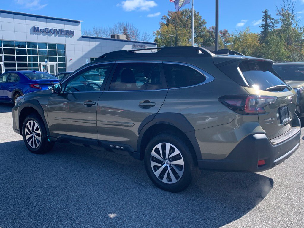 Used 2024 Subaru Outback Premium AWD/4WD image 4