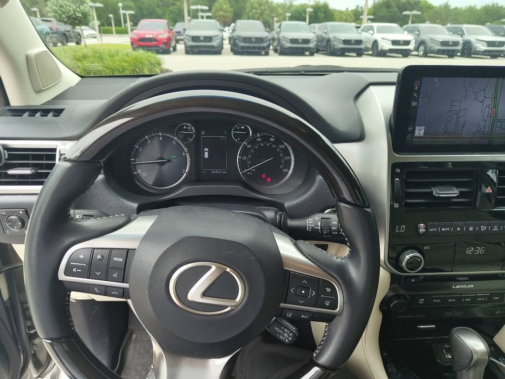 Used 2023 Lexus GX 460 Premium w/ Accessory Package AWD/4WD image 13