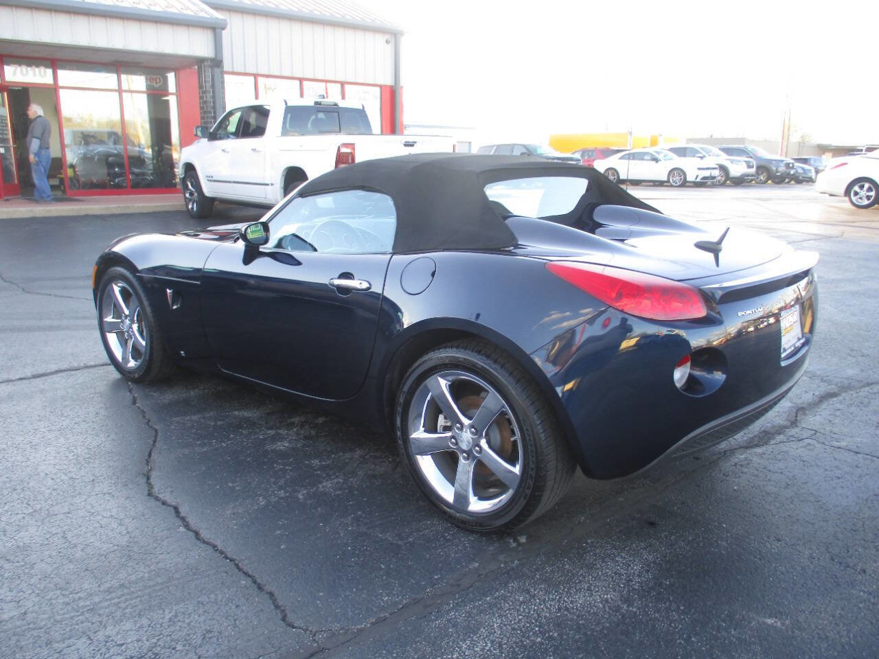 Used 2008 Pontiac Solstice Convertible w/ Premium Package RWD image 3