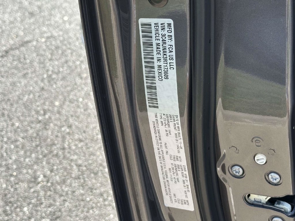 Used 2024 Jeep Wagoneer Launch Edition AWD/4WD image 31
