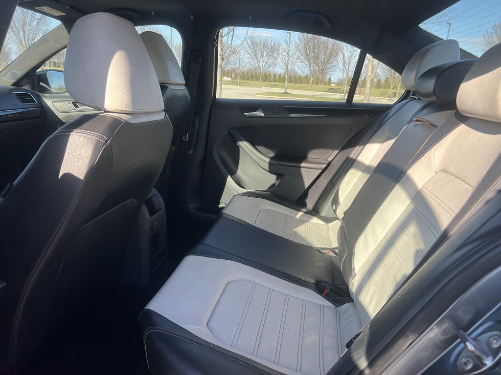 Used 2015 Volkswagen Jetta Sport image 15