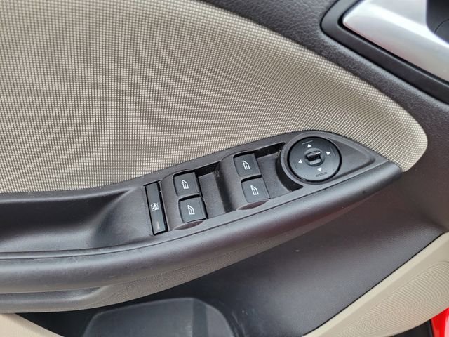 Used 2014 Ford Focus SE image 21