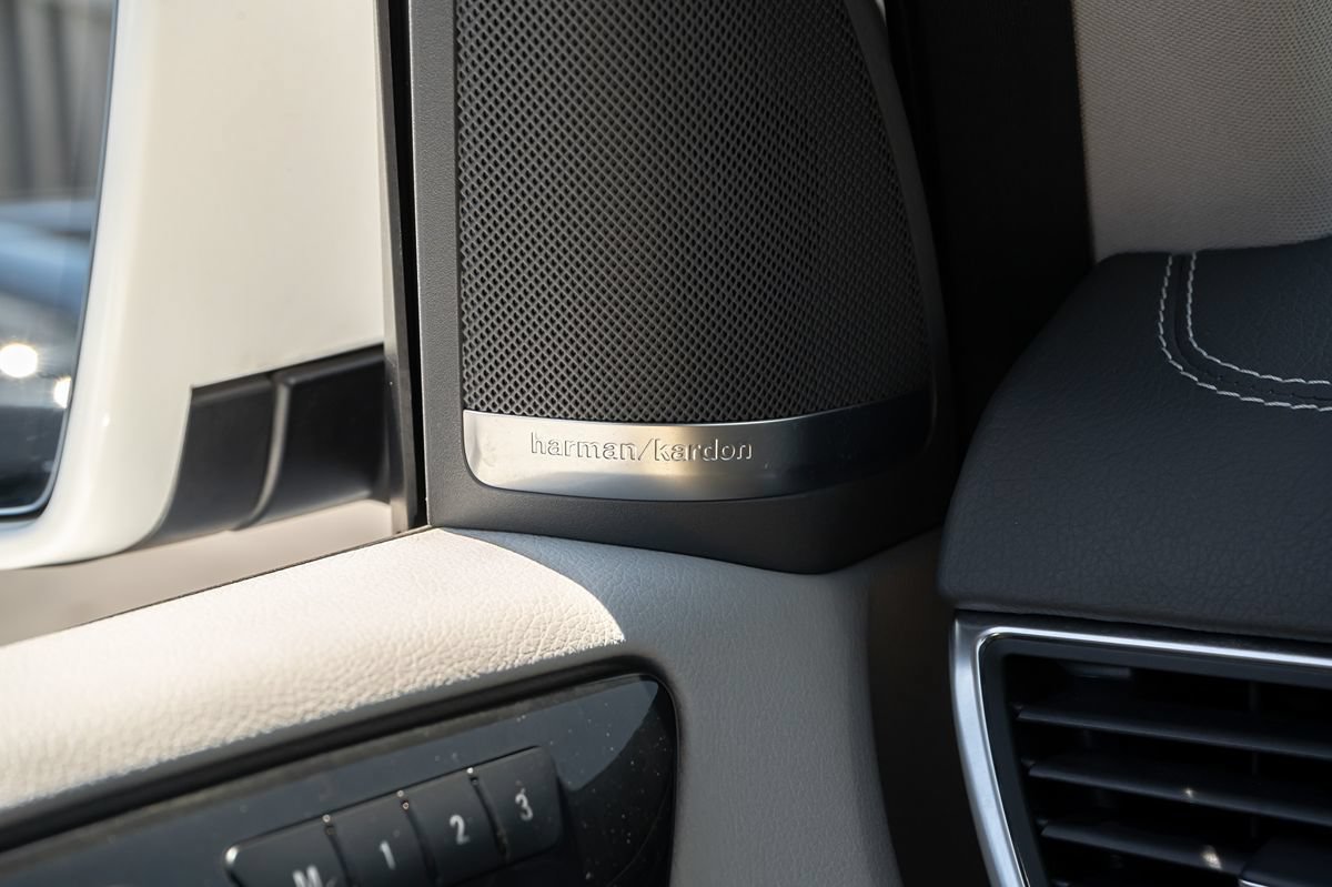 Used 2015 Mercedes-Benz GL 550 4MATIC image 25