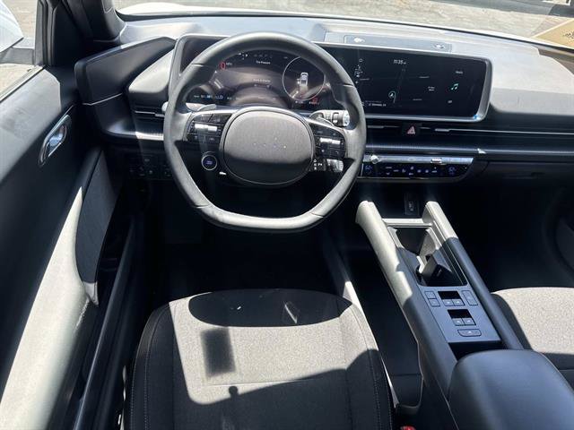 Used 2023 Hyundai Ioniq 6 SE RWD image 9