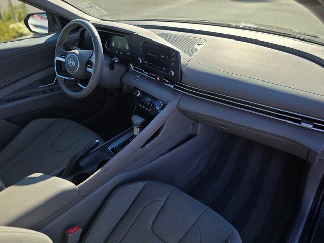 Certified 2025 Hyundai Elantra Sport image 9