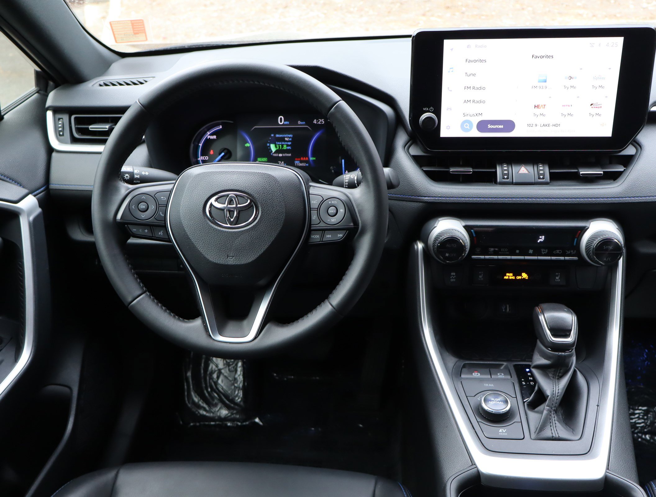 Used 2023 Toyota RAV4 XSE image 18