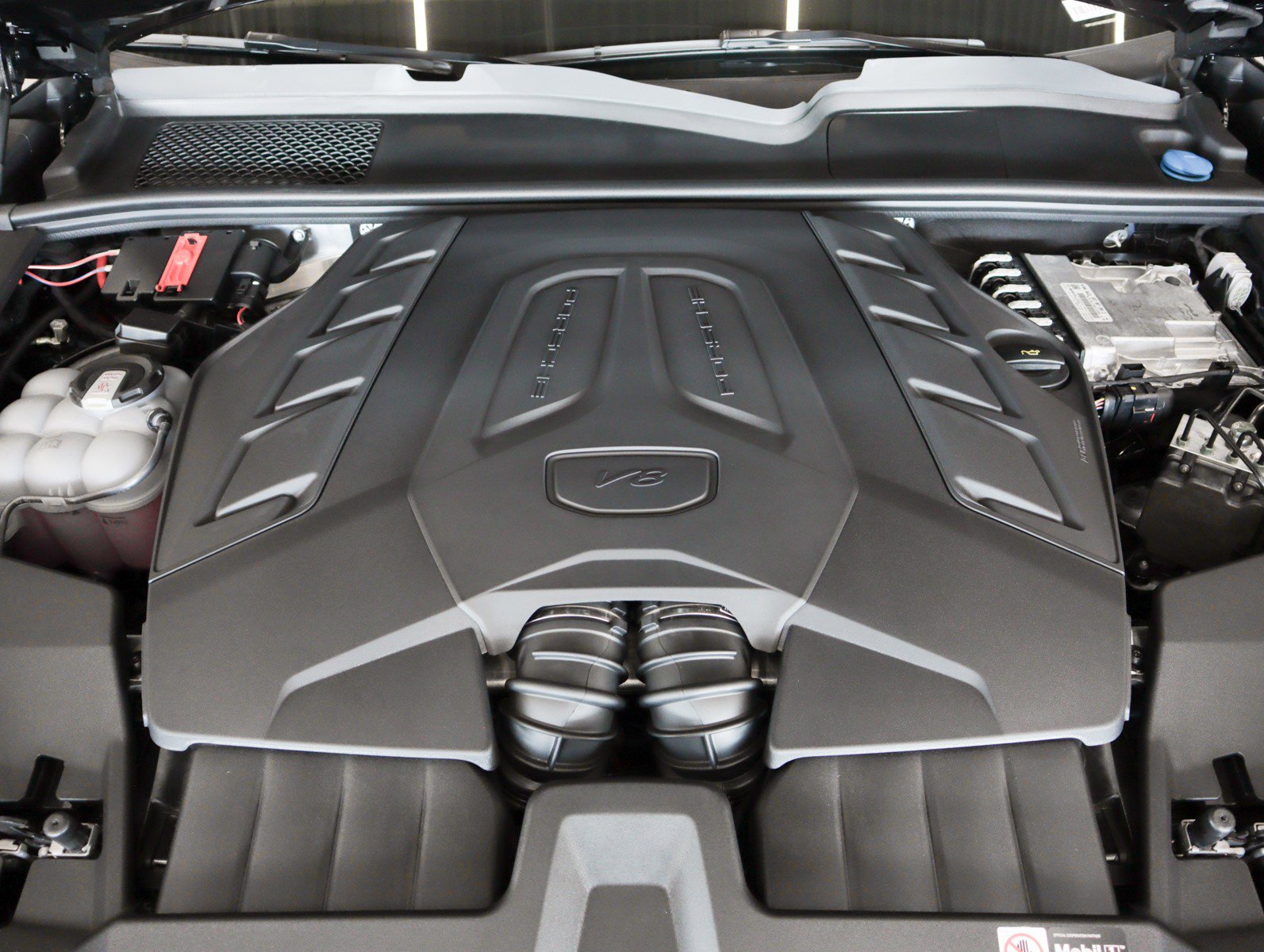 New 2026 Porsche Cayenne GTS image 28