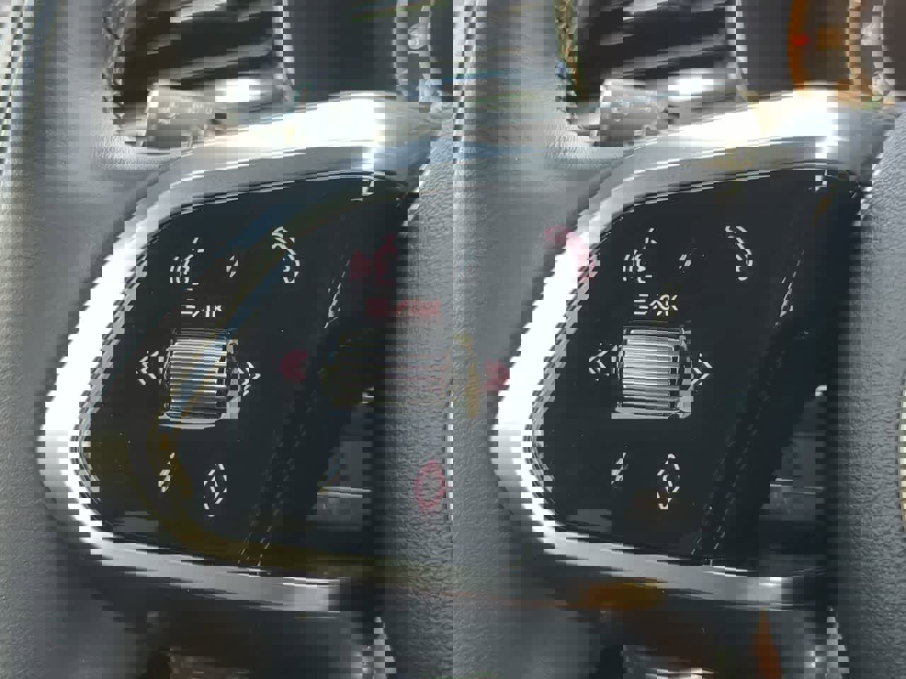 Used 2024 Jaguar F-PACE R-Dynamic S image 25