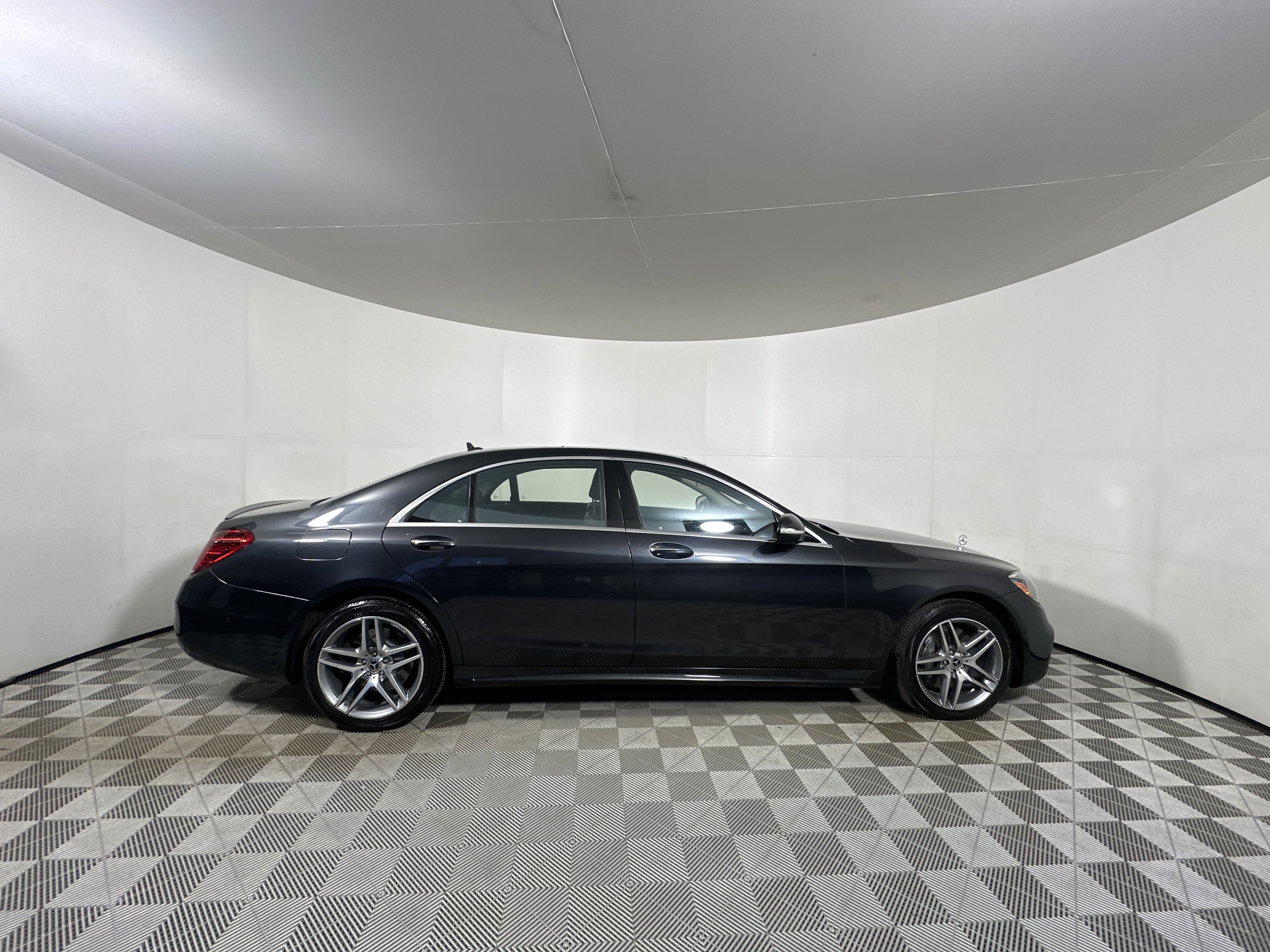 Used 2020 Mercedes-Benz S 560 4MATIC Sedan image 8