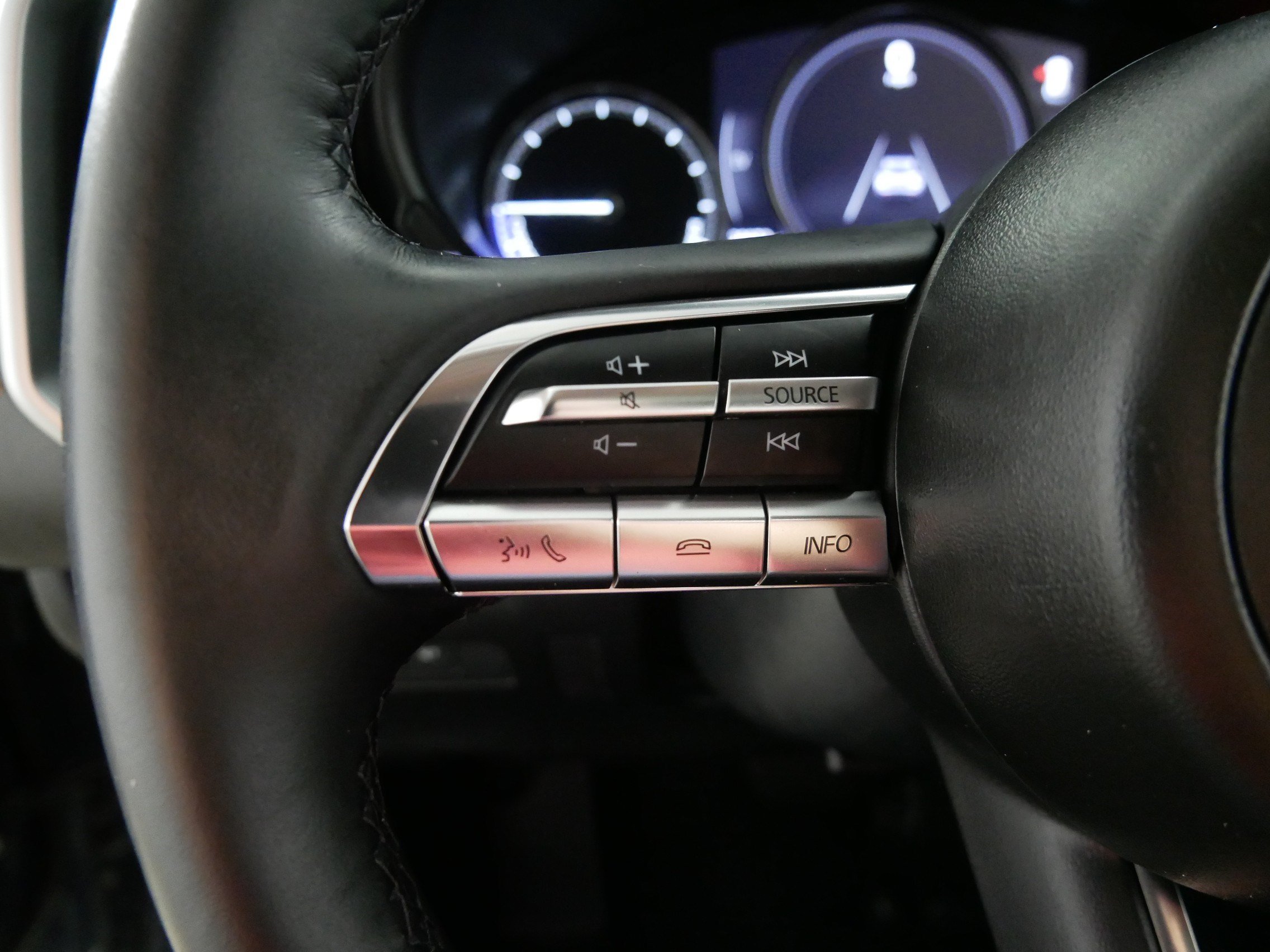 Used 2025 MAZDA CX-50 AWD 2.5 Hybrid w/ Premium Pkg image 27