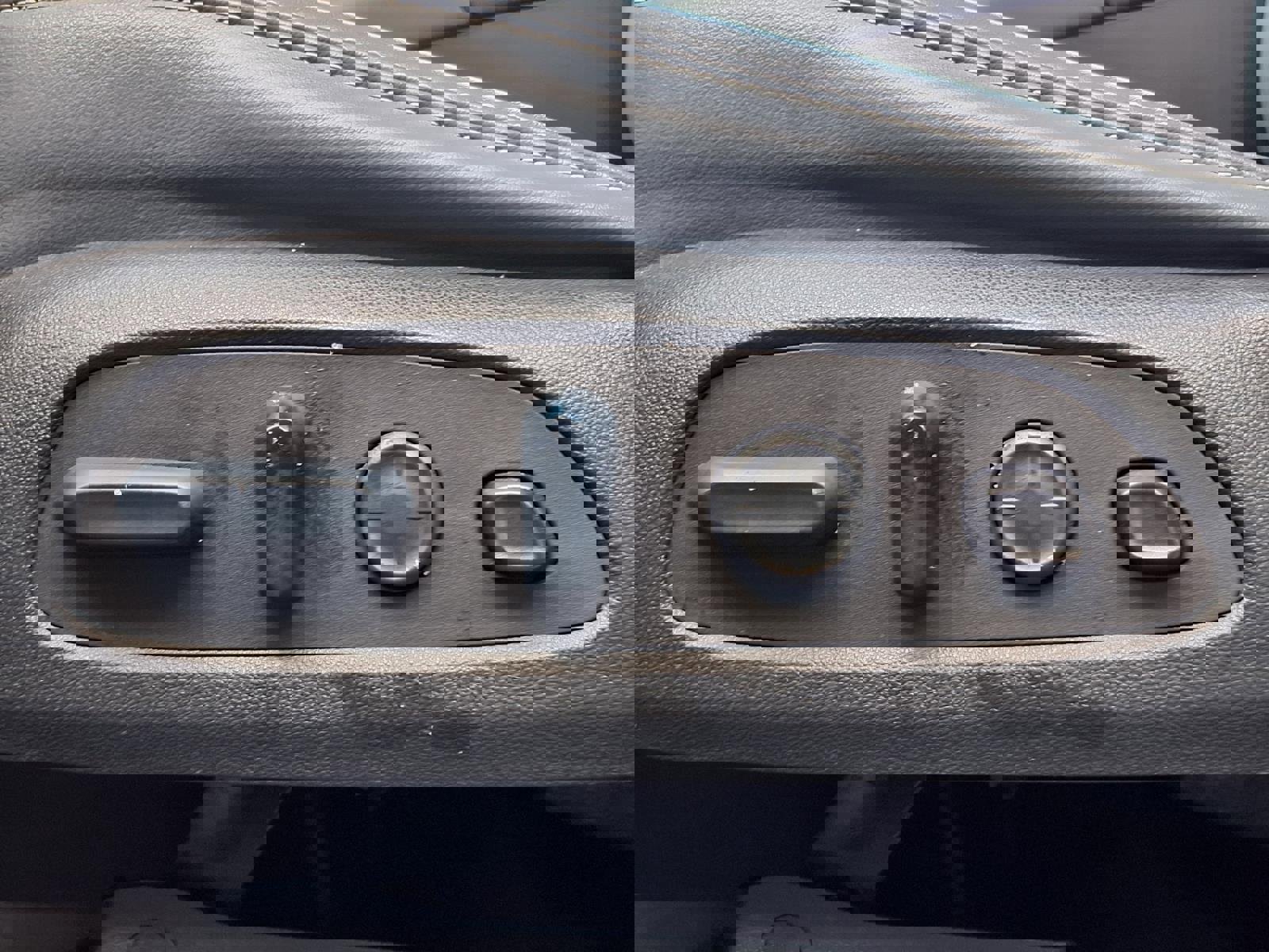 Used 2024 Buick Enclave Premium FWD image 4