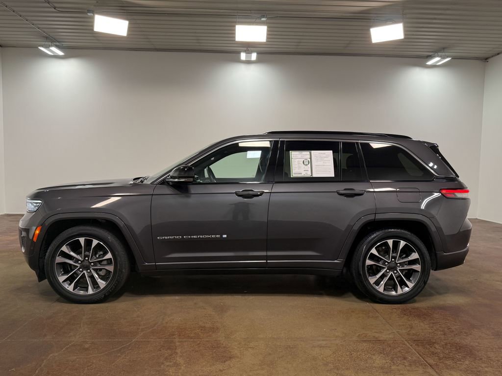 Used 2024 Jeep Grand Cherokee Overland AWD/4WD image 6