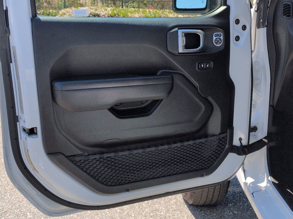 Certified 2020 Jeep Wrangler Sport image 13