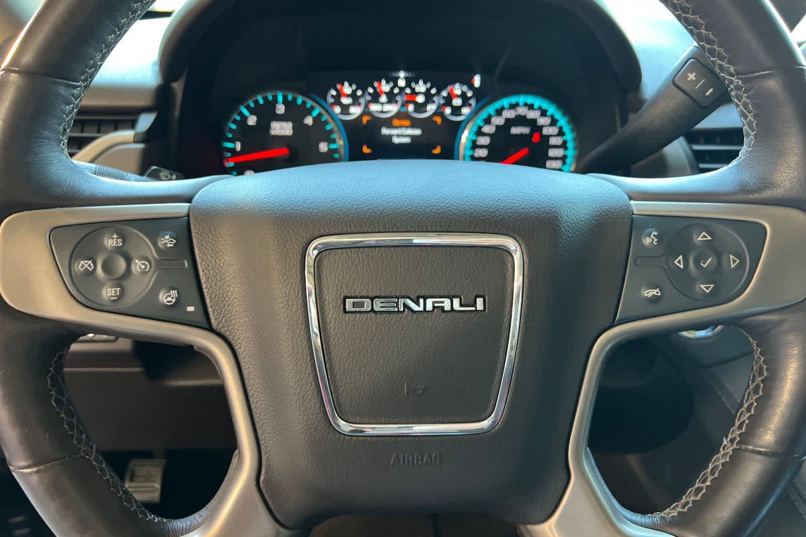 Used 2017 GMC Yukon Denali w/ Open Road Package RWD image 27
