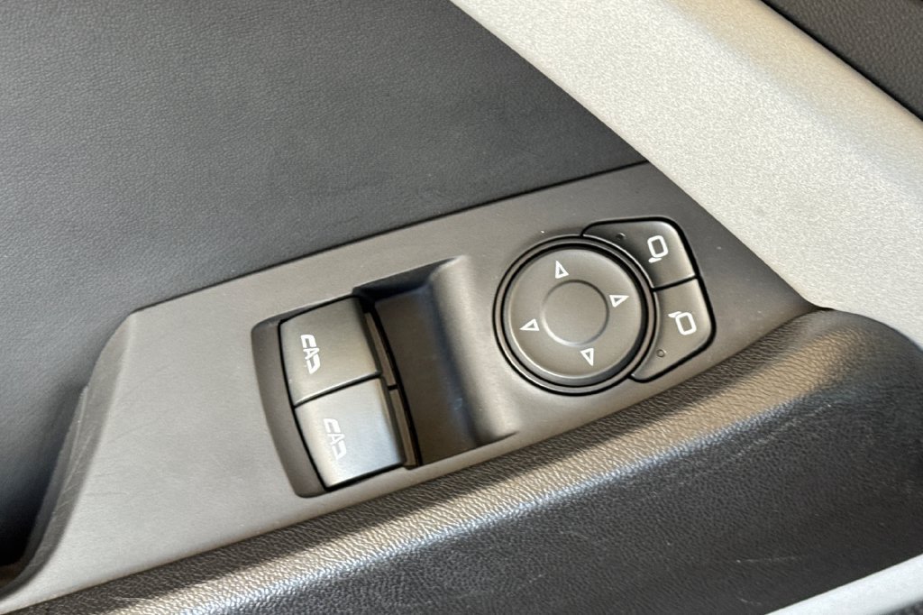 Used 2020 Chevrolet Camaro SS RWD image 15