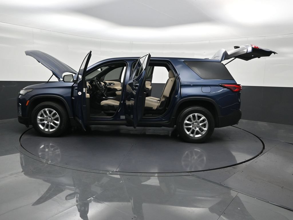 Used 2023 Chevrolet Traverse LS FWD image 34