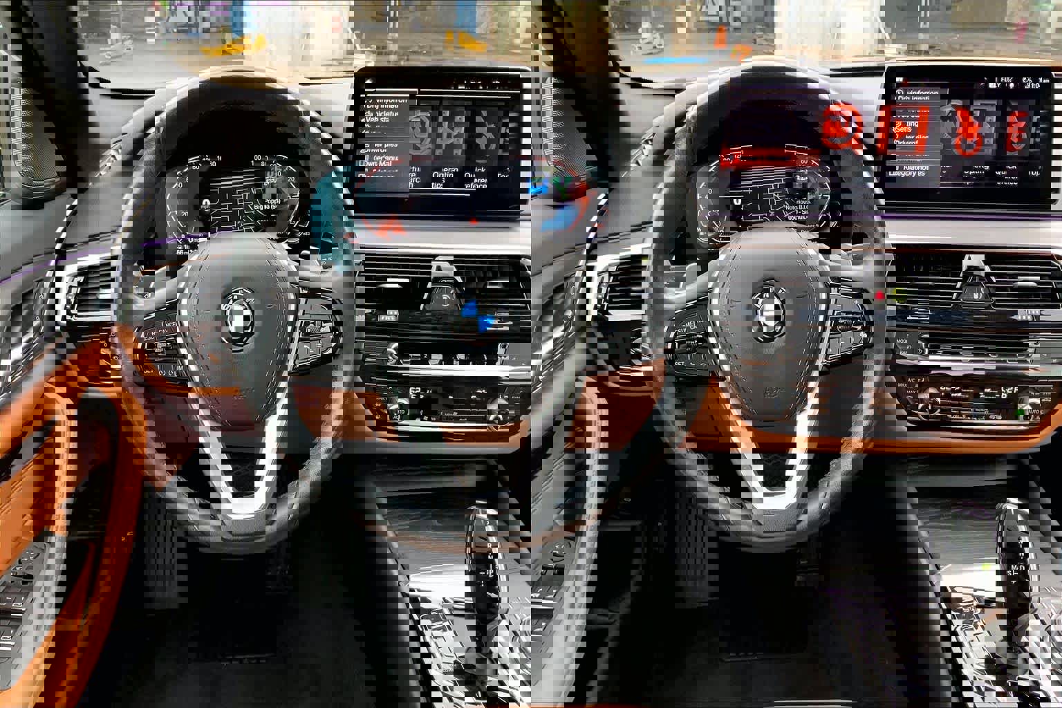 Used 2023 BMW 540i w/ Premium Package image 5