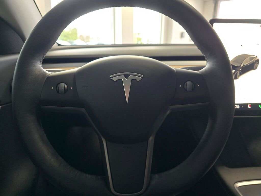 Used 2021 Tesla Model Y Long Range image 26