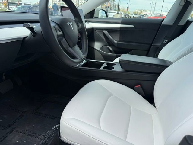 Used 2021 Tesla Model 3 Standard Range Plus RWD image 12