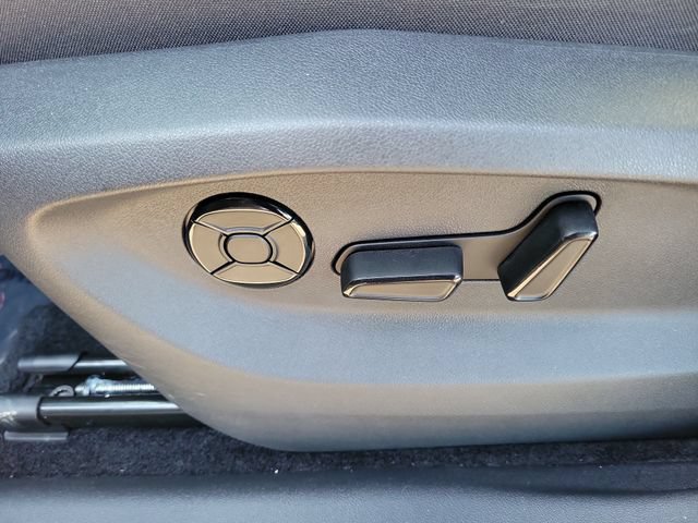 Certified 2025 Volkswagen Tiguan SE R-Line AWD/4WD image 20