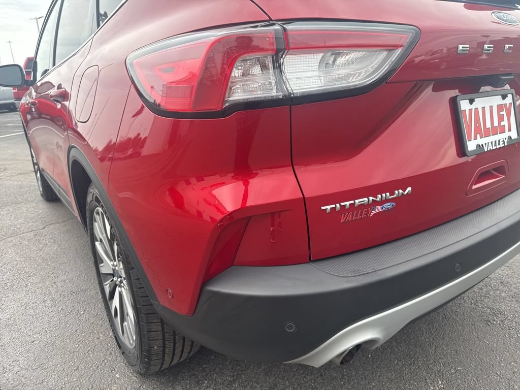 Certified 2020 Ford Escape Titanium w/ Titanium Premium Package 2.0 FWD image 22