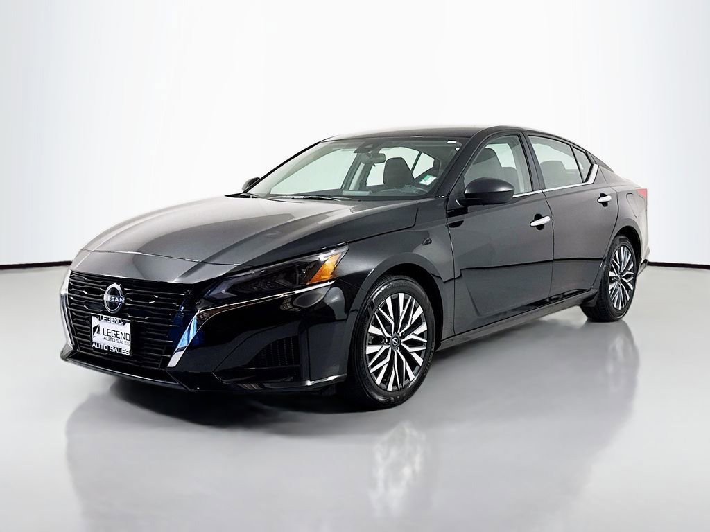 Used 2025 Nissan Altima 2.5 SV