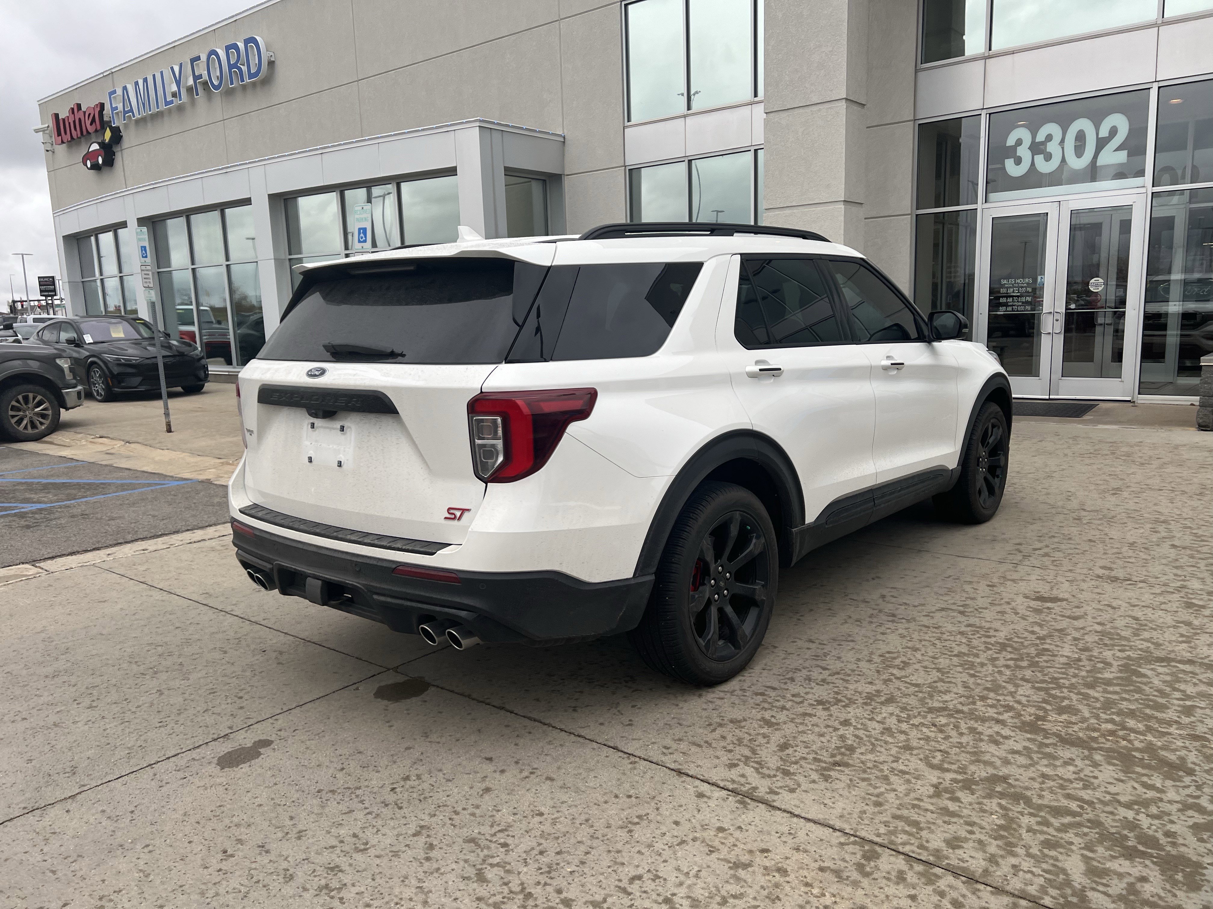 Certified 2024 Ford Explorer ST w/ Equipment Group 401A image 4