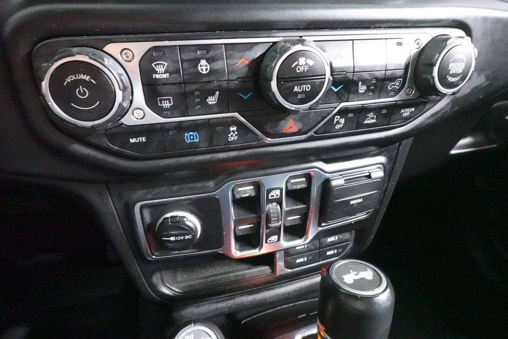 Used 2021 Jeep Wrangler Unlimited Sahara AWD/4WD image 16