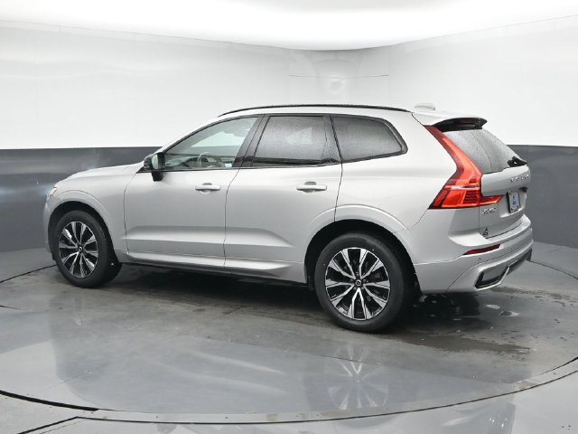 Used 2024 Volvo XC60 B5 Core AWD/4WD image 6