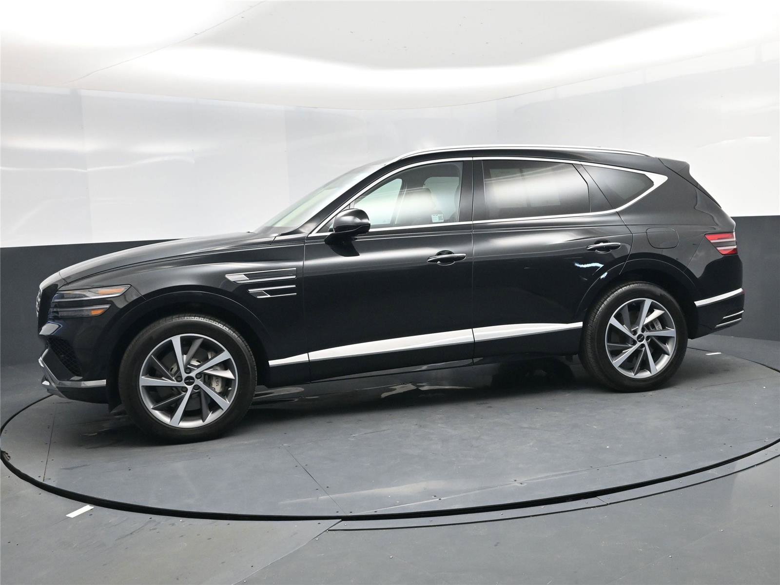 Used 2025 Genesis GV80 2.5T Select image 3